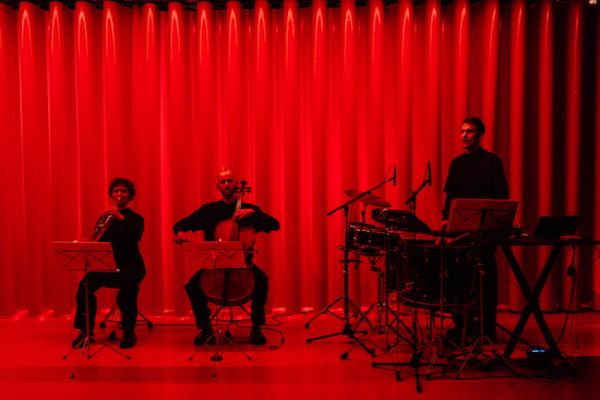 Celans Todesfuge adaptiert von Nazanin Noori